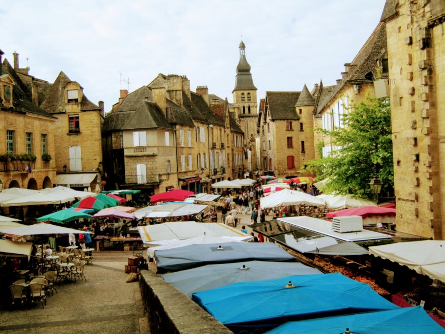A Vagabond Life: Ultimate Travel Guide
