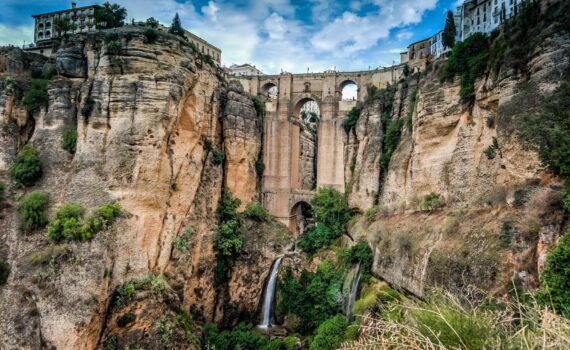 A Vagabond Life: Ultimate Travel Guide