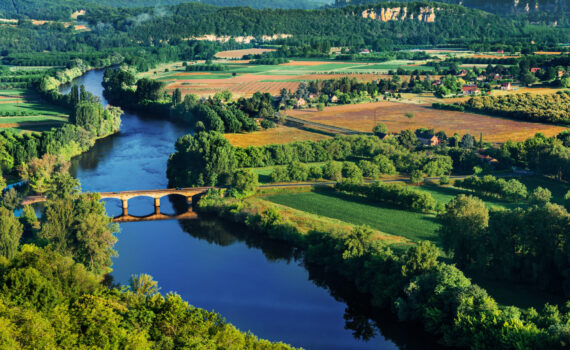 A Vagabond Life: Ultimate Travel Guide