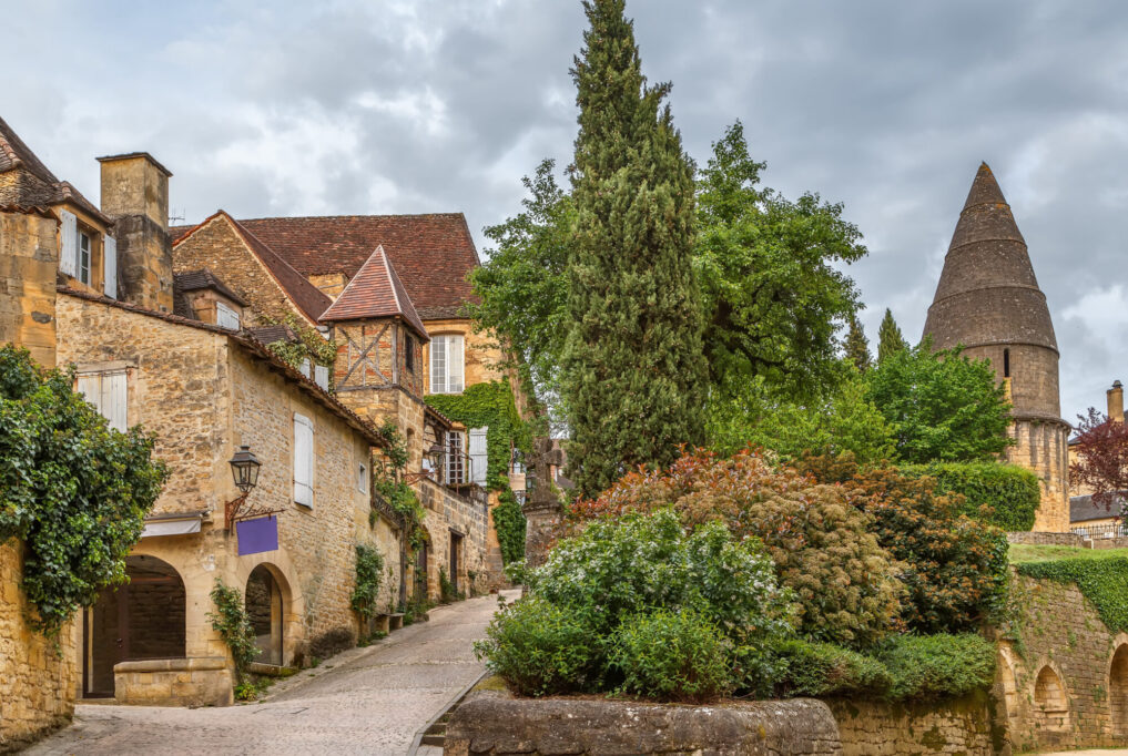 A Vagabond Life: Ultimate Travel Guide